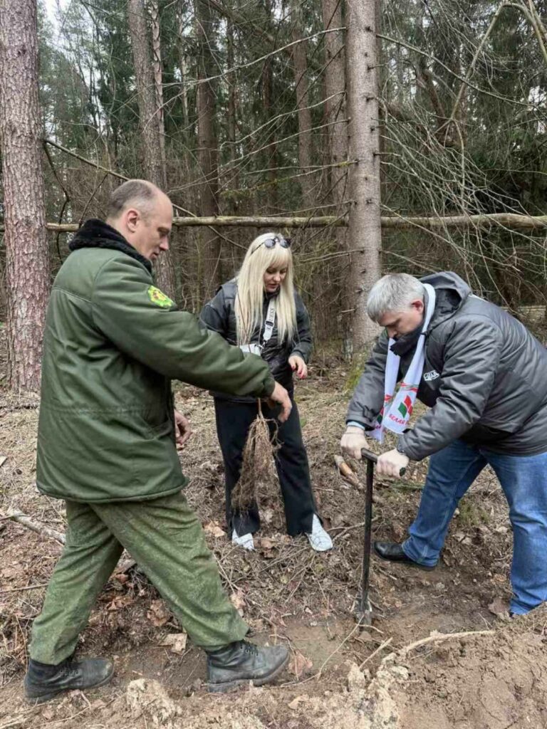 Да шырокамаштабнай акцыі 31 сакавіка далучыўся актыў пярвічнай арганізацыі ААТ "Бархім" рэспубліканскага грамадскага аб'яднання "Белая Русь".