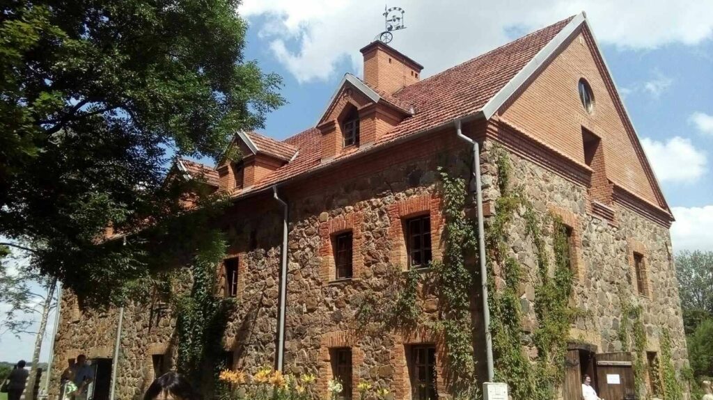 «В гостях у Неманских стеклодувов и у Лидских пивоваров».