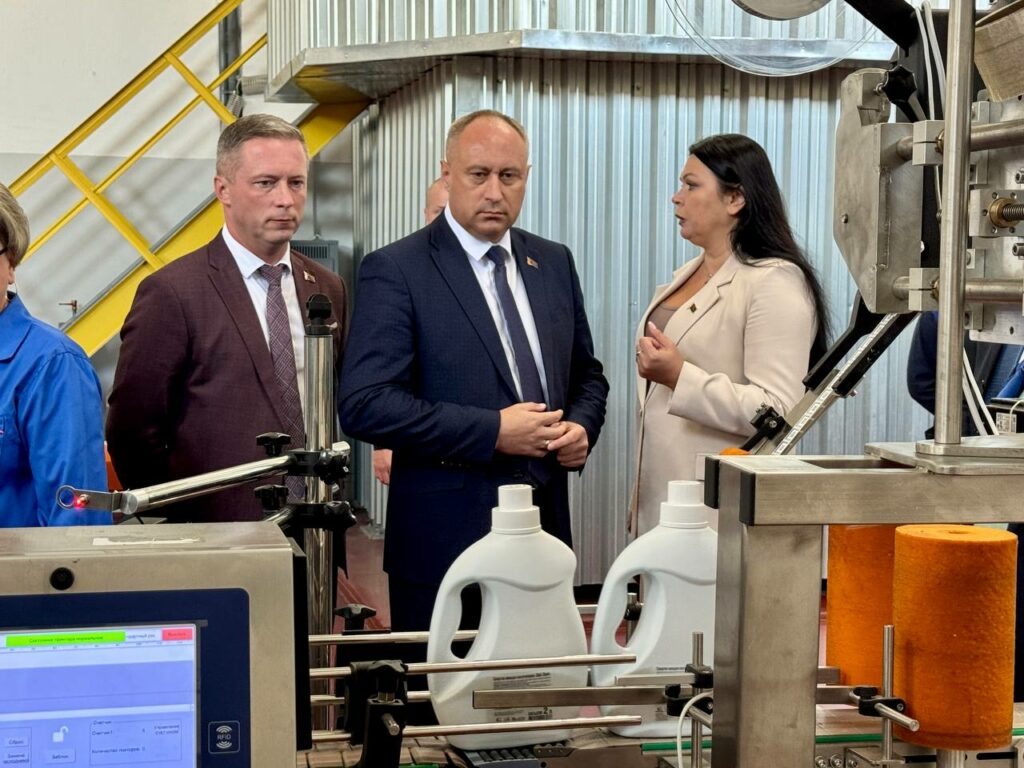 12 августа наше предприятие посетил помощник Президента – инспектор по Брестской области Александр Ломский.
