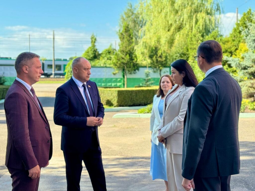 On August 12, our enterprise was visited by the President's Assistant - Inspector for the Brest Region, Alexander Lomsky.