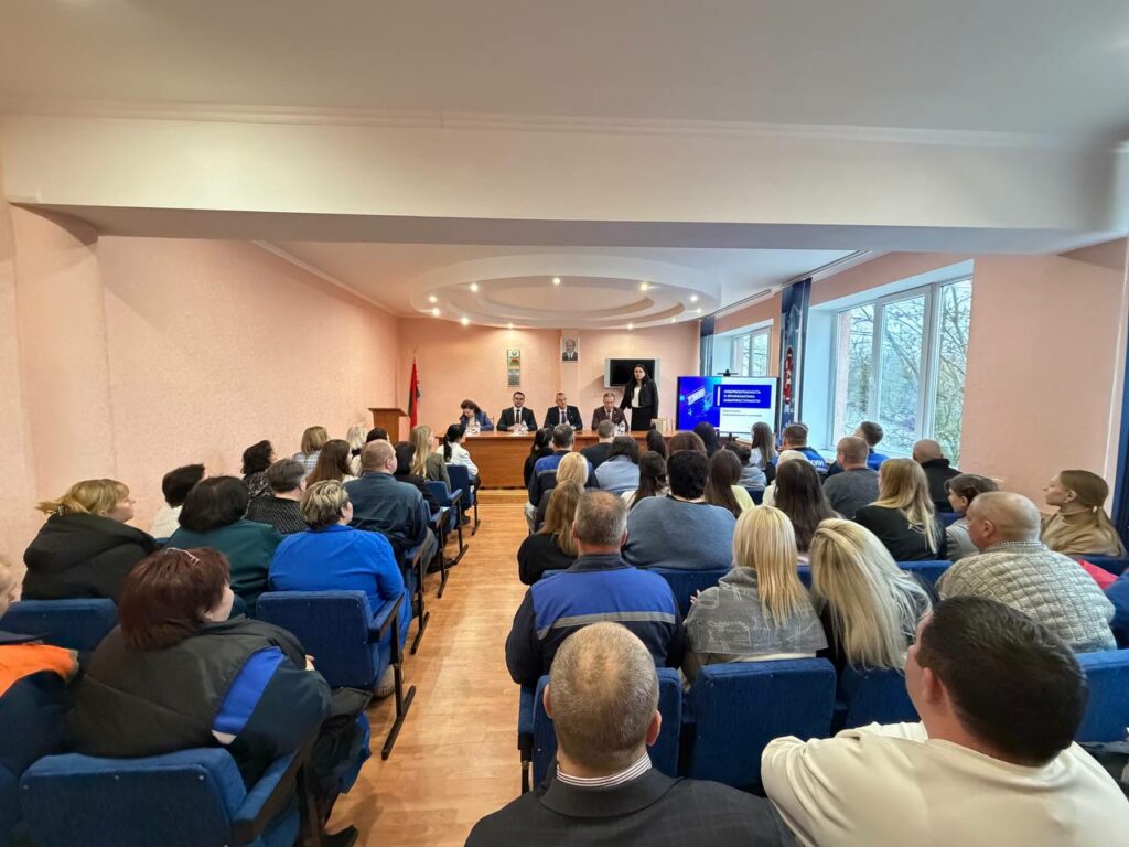 State Property Committee Chairman Vitaly Nevera met with the workforce of Barkhim OJSC.