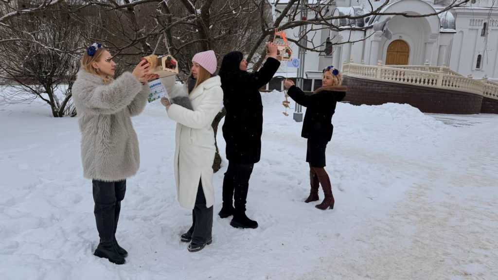 Первичная организация общественного объединения «Белорусский союз женщин» ОАО «Бархим» приняла участие в акции «Васильковый патруль»
